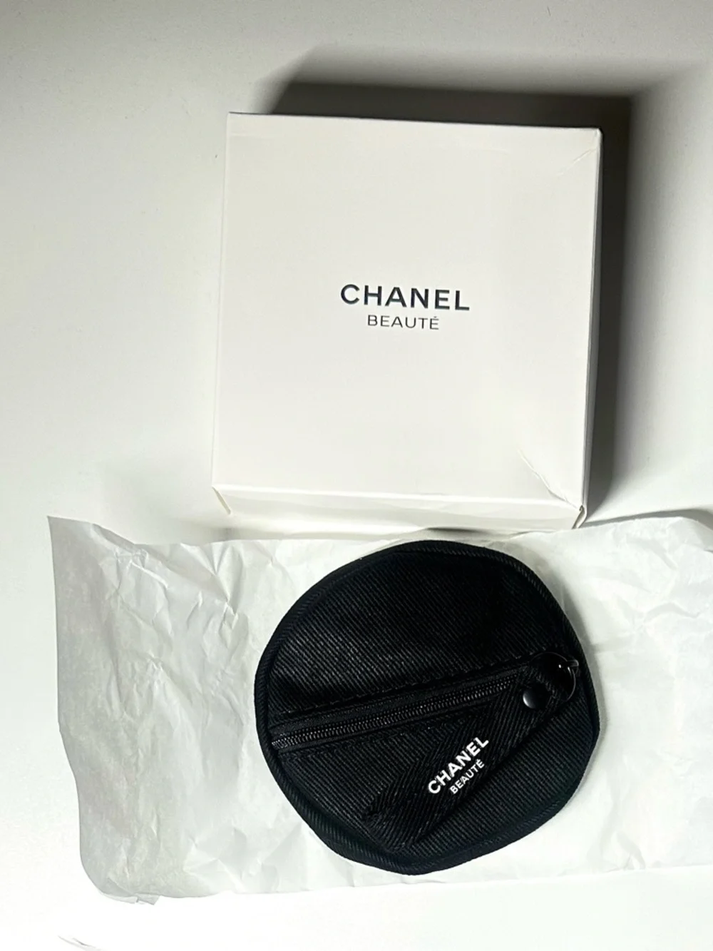 CHANEL Black Round Cosmetic /Coin/Airpod or Travel Pouch NWB - Picture 4 of 8